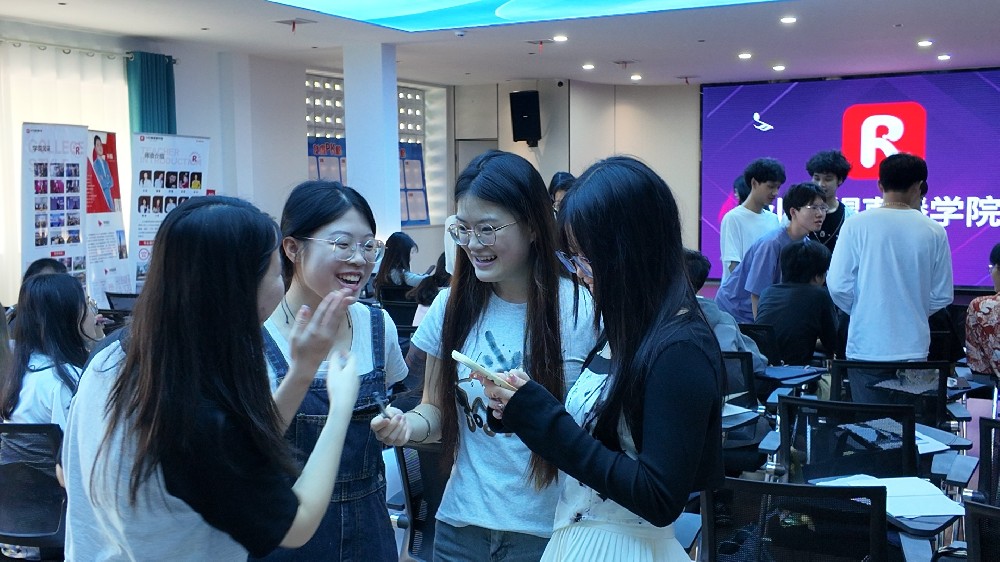 碧桂园华中区领导探访小红帽直播学院，深化社区电商合作